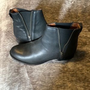 Frye Women’s booties size 7.5